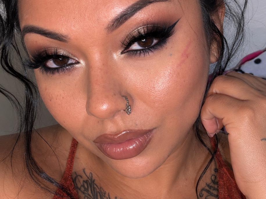 LolaTheSquirter