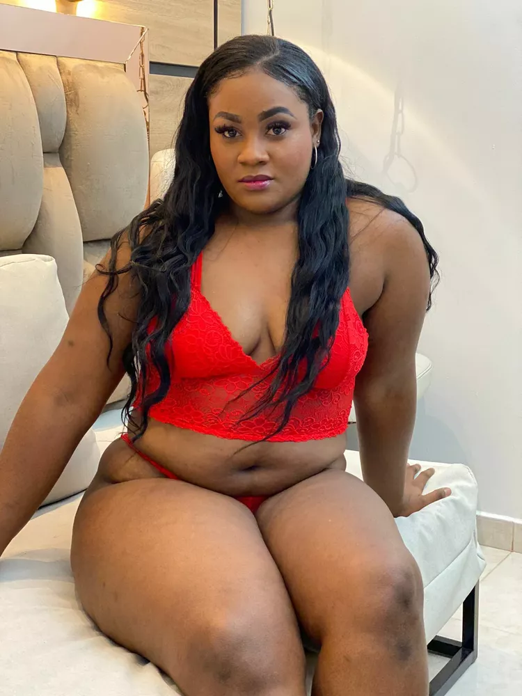 Savy-Wilde's Live Sex Cam Show