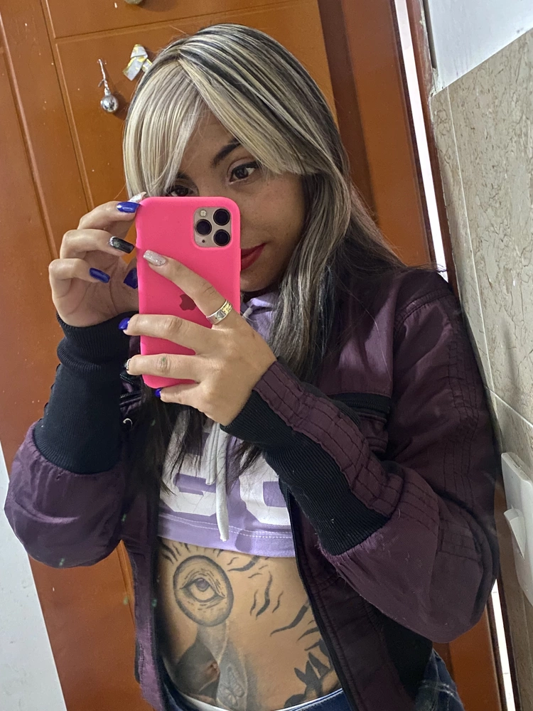 iam-sara's Live Sex Cam Show
