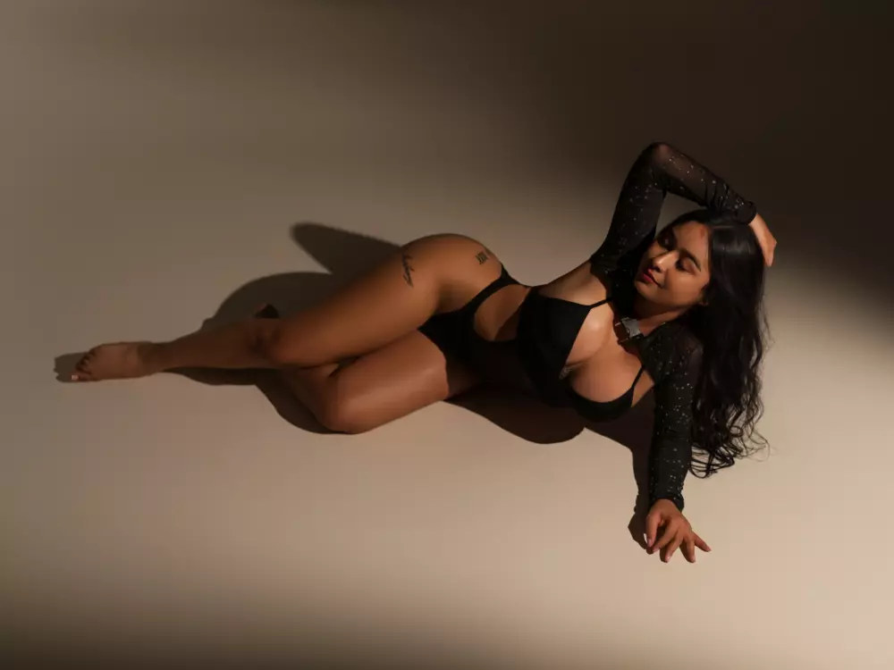 Mia-crawford's Live Sex Cam Show