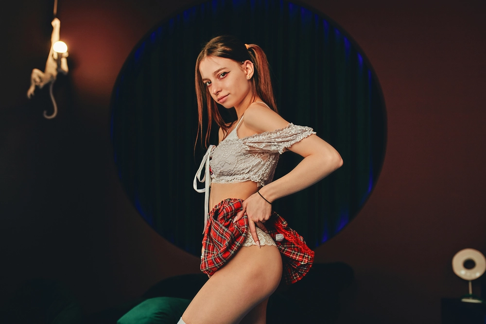 FreshLola's Live Sex Cam Show