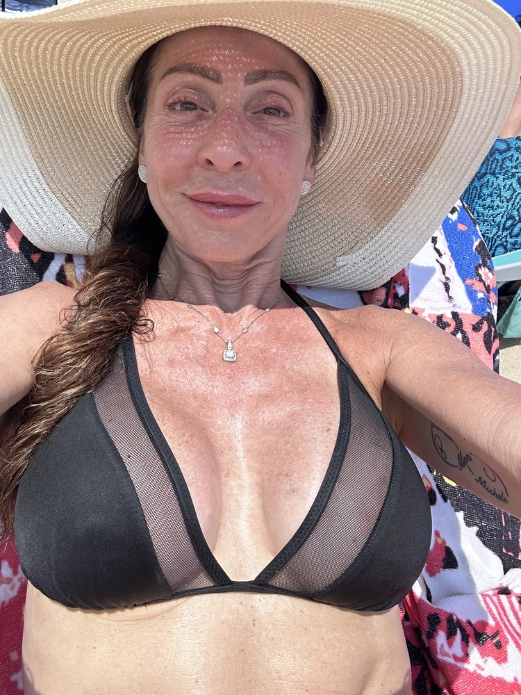 60sFitQueen's Live Sex Cam Show