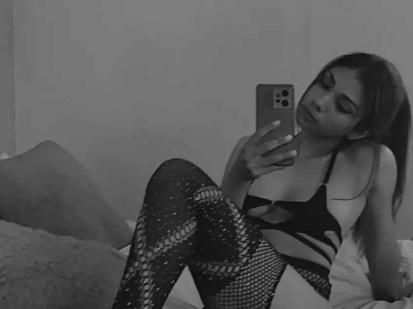 Lauren-1's Live Sex Cam Show
