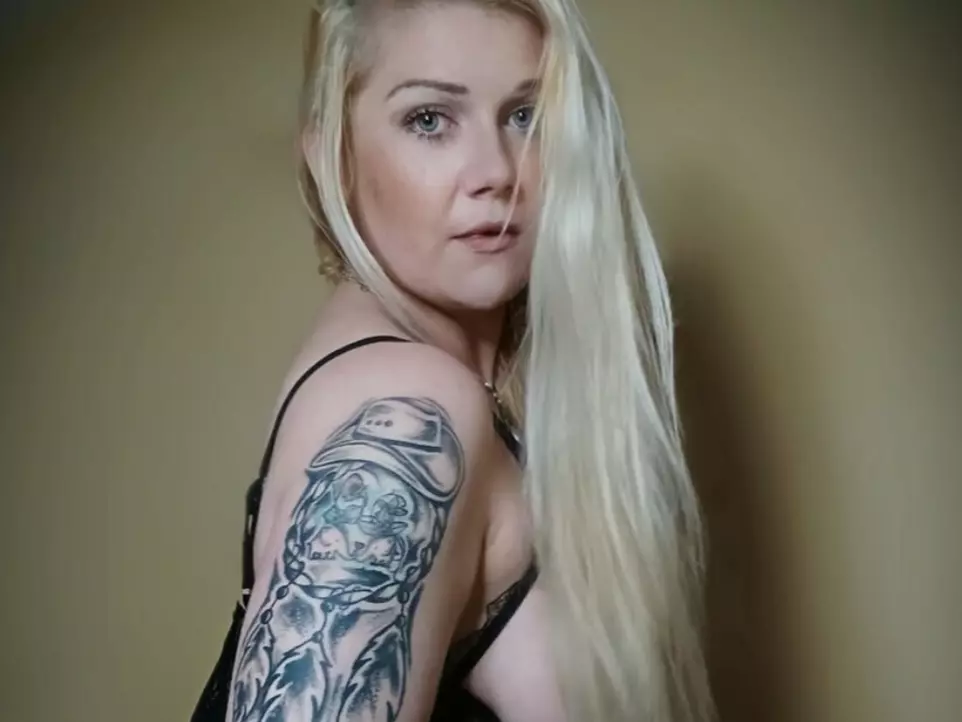 punzelle's Live Sex Cam Show