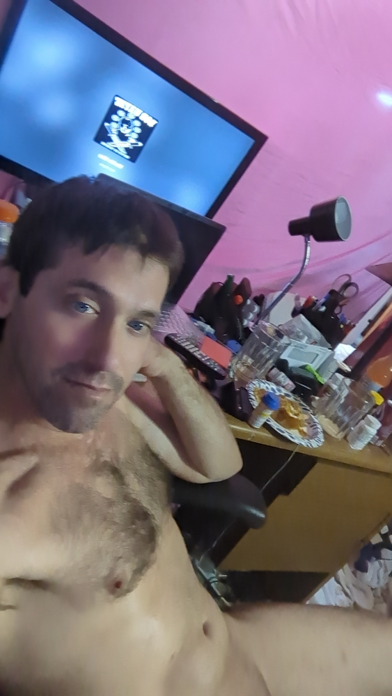 Hotpieceofass4U's Live Sex Cam Show
