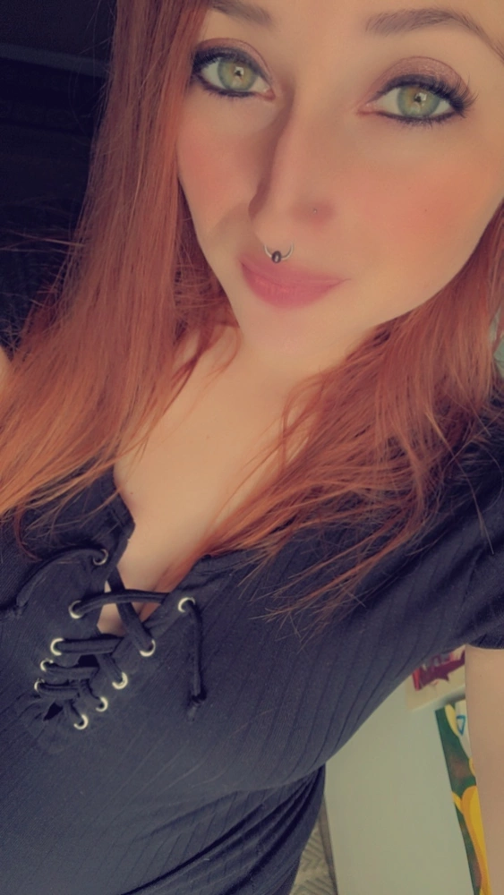 Misshoneybuns4's Live Sex Cam Show