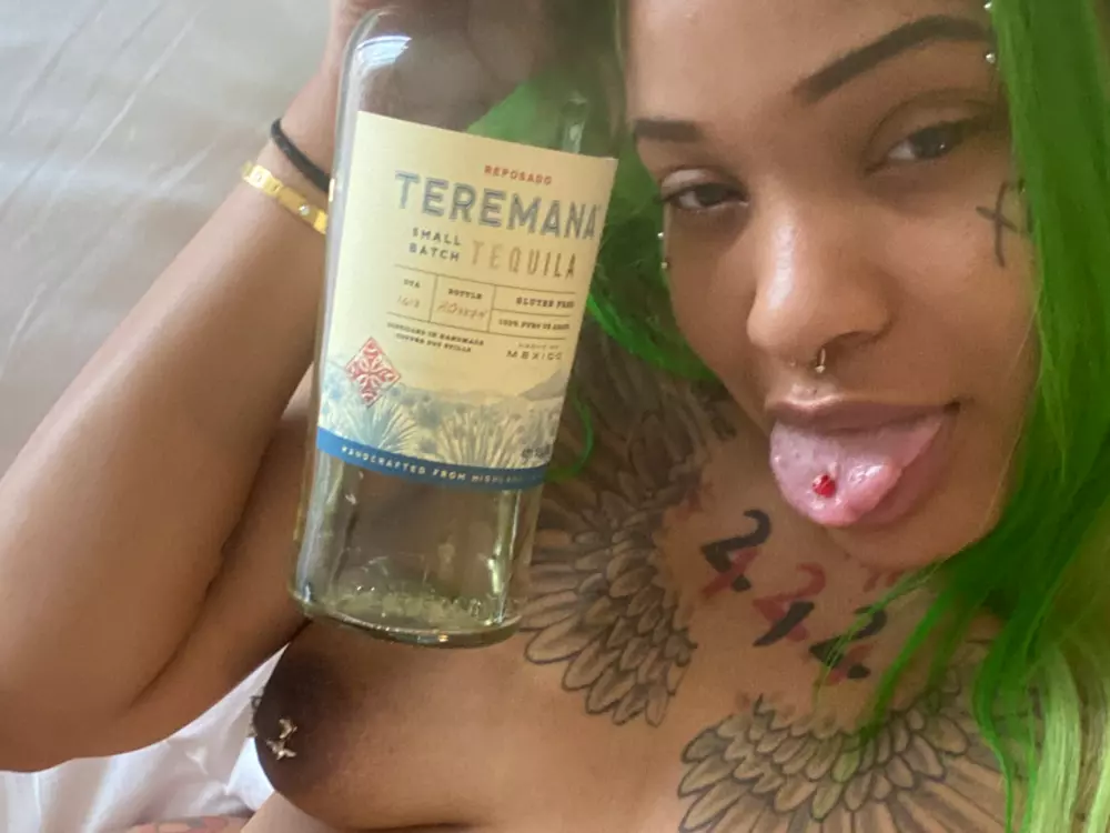 theofficialnikeaboom's Live Sex Cam Show