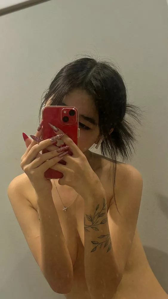 Ssakuras's Live Sex Cam Show