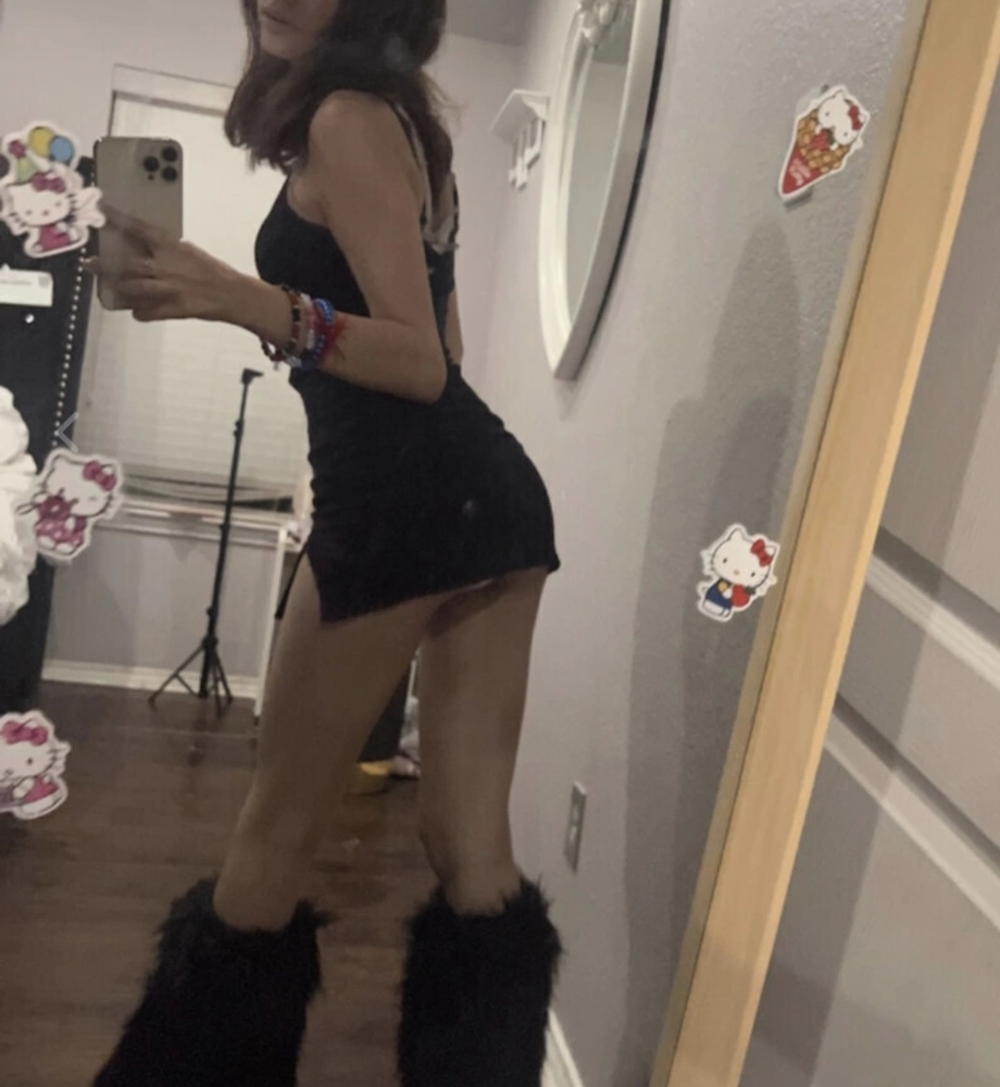 Aliyah111's Live Sex Cam Show