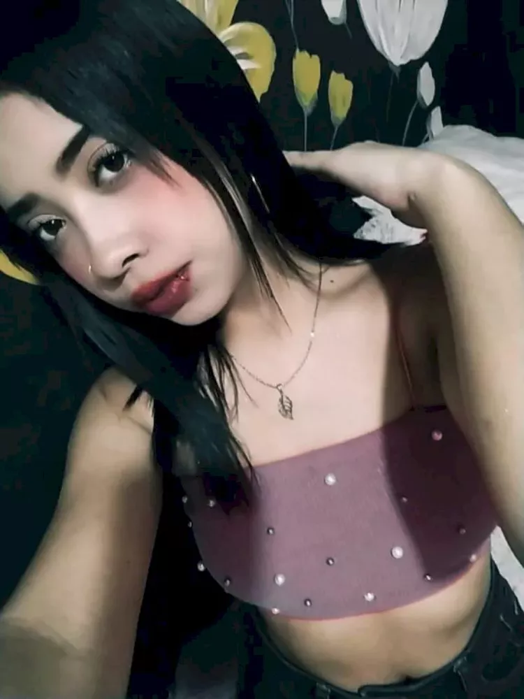 trishamartina's Live Sex Cam Show