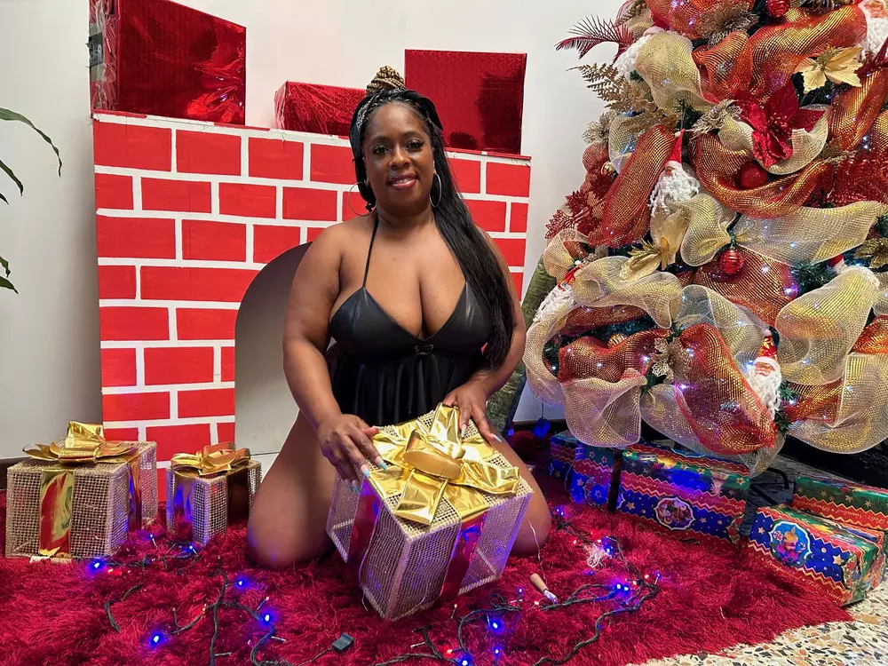 AdaraHotx's Live Sex Cam Show