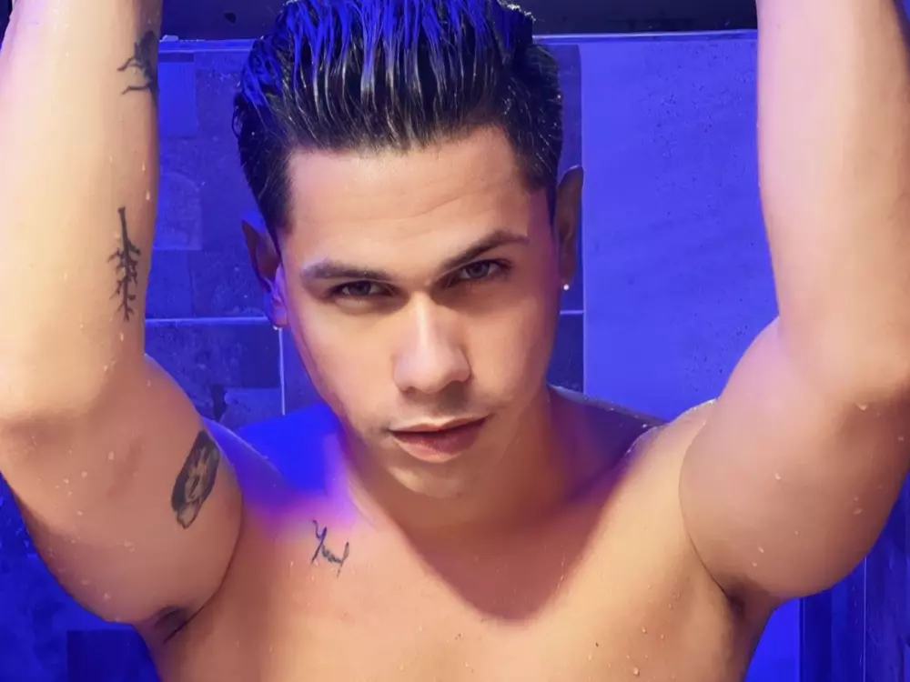 CessFioretti's Live Sex Cam Show