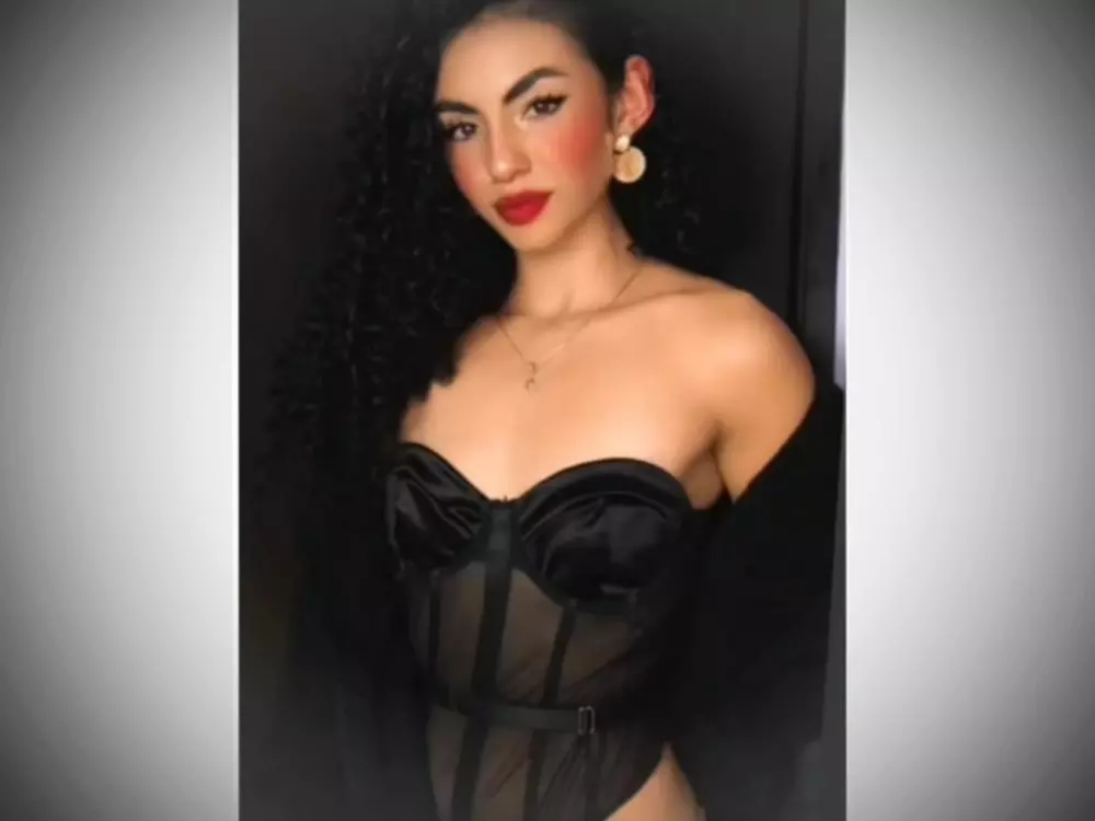 Charlotte's Live Sex Cam Show