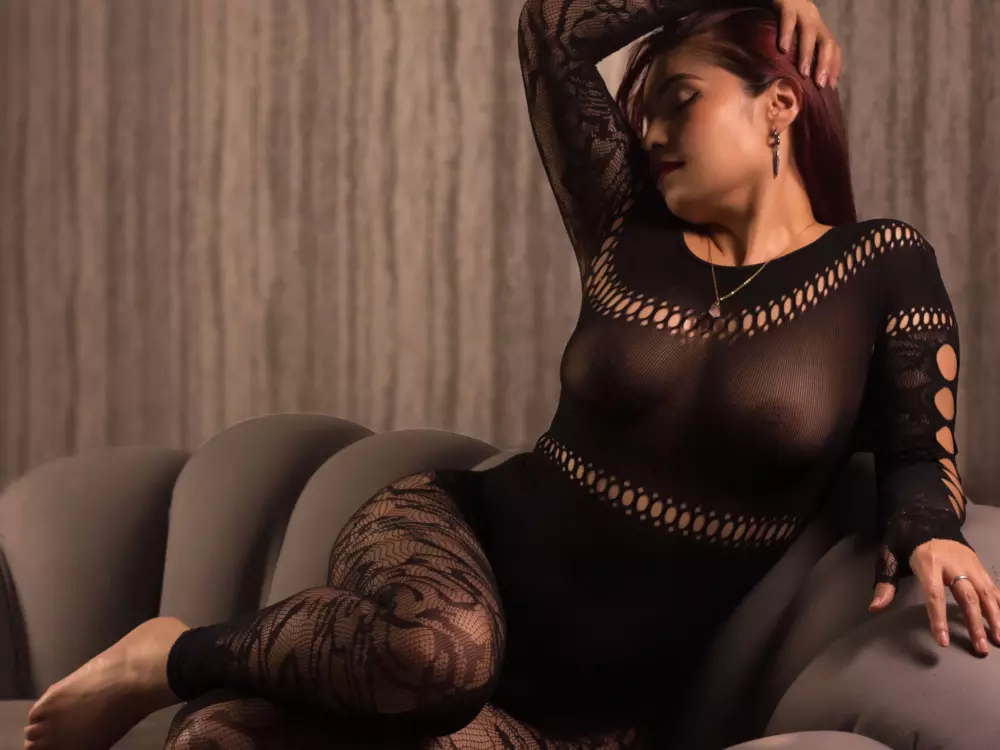 Live cam show with SofiaWalke - Domination on Camsoda