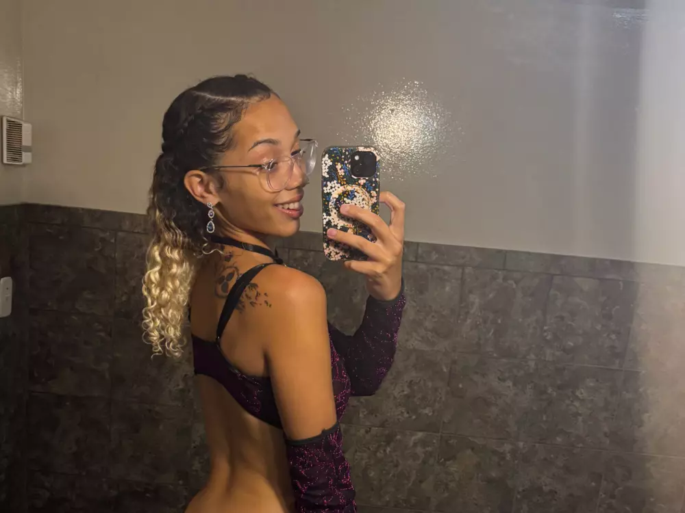sunshinee's Live Sex Cam Show