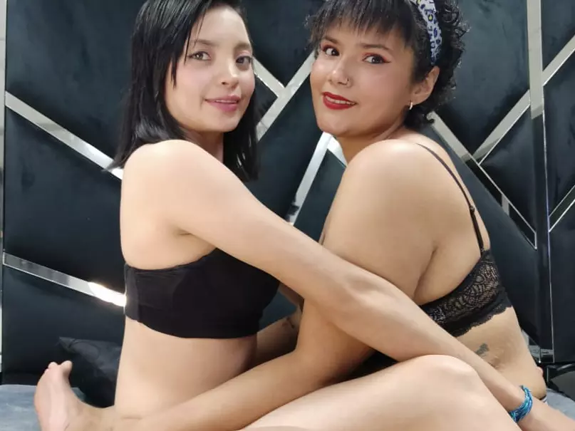 LeslyAndKatty69's Live Sex Cam Show