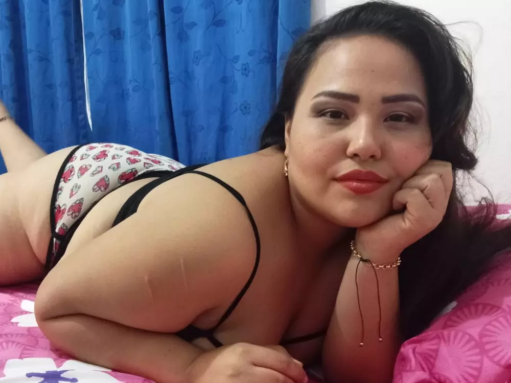 paulinelatina's Live Sex Cam Show