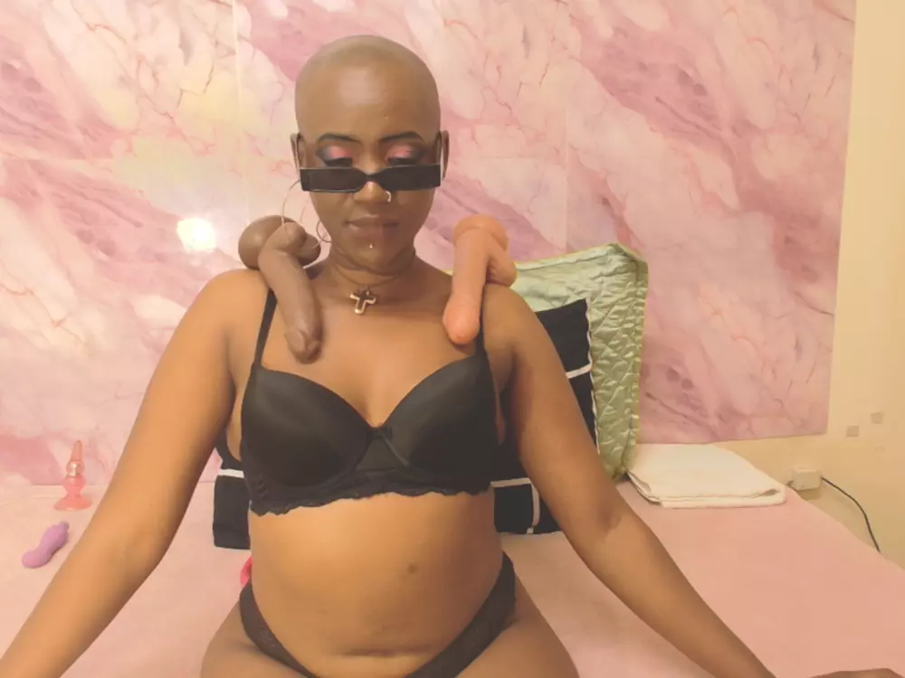 EbonyOlive69's Live Sex Cam Show