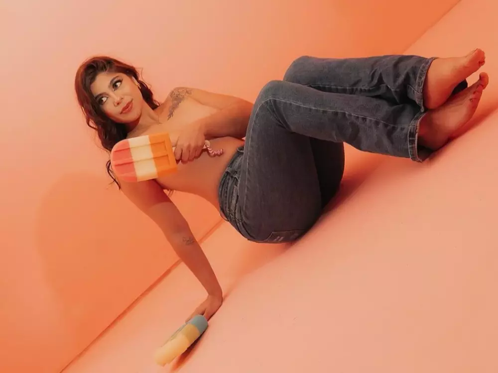 saraah-lopez's Live Sex Cam Show