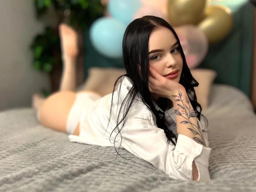 Tiffany Dark's Live Sex Cam Show