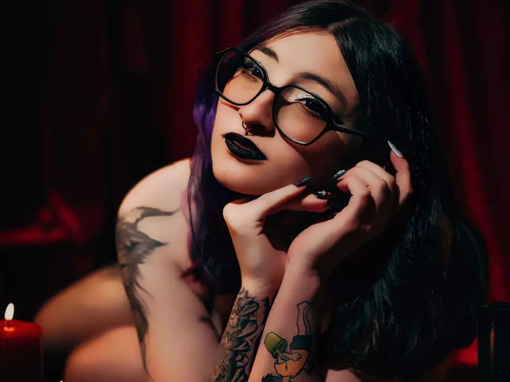 Kim Lennox's Live Sex Cam Show