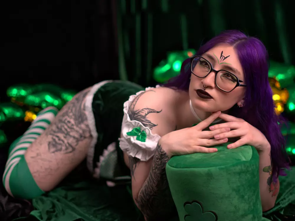 Kim Lennox's Live Sex Cam Show