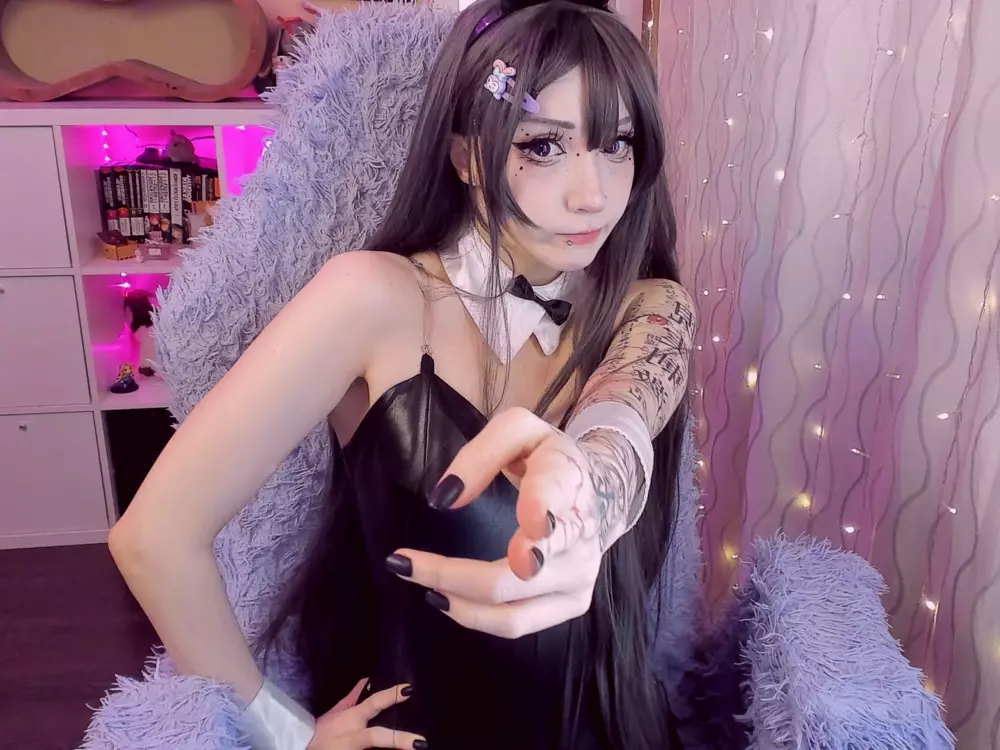 yourcutewaifu's Live Sex Cam Show