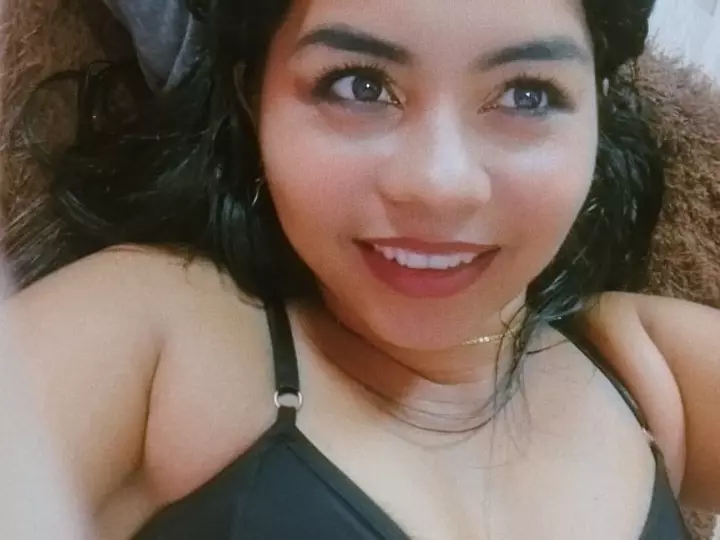 jade-brunnette