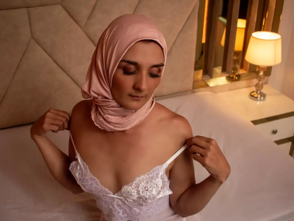 IrisKarim's Live Sex Cam Show