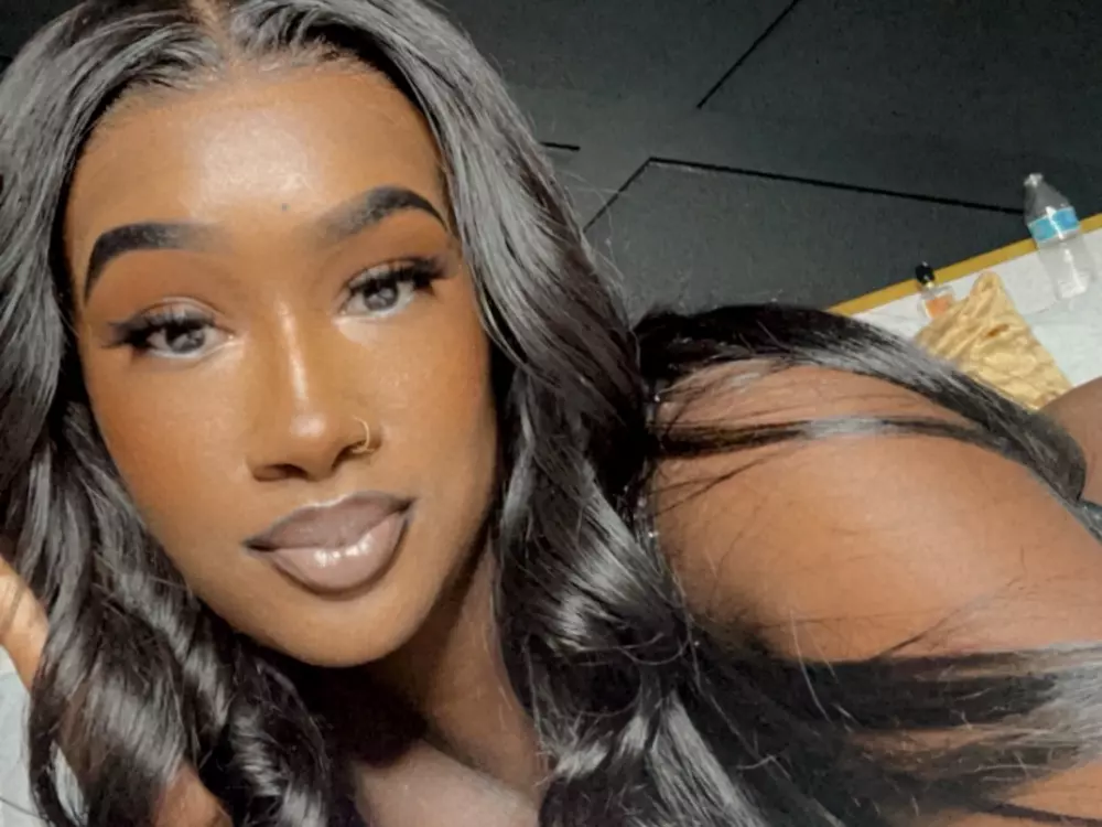 Jadee B.'s Live Sex Cam Show