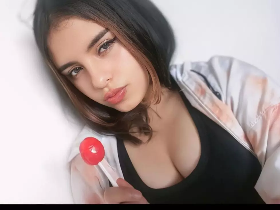 desiree-denaro's Live Sex Cam Show