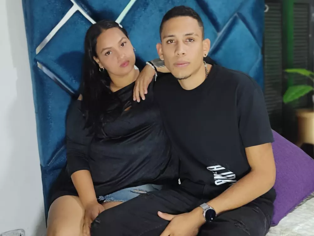 AlaiaNaughty's Live Sex Cam Show