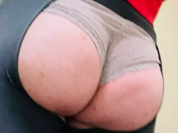 crossdressbigbutt3's Live Sex Cam Show