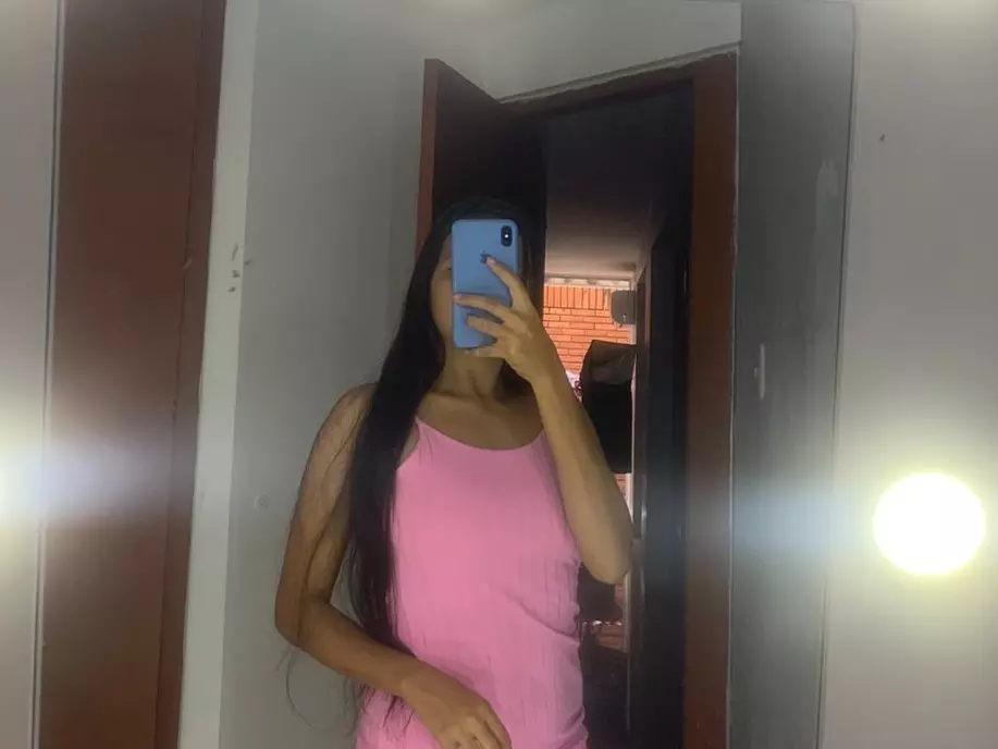nataliabennets's Live Sex Cam Show