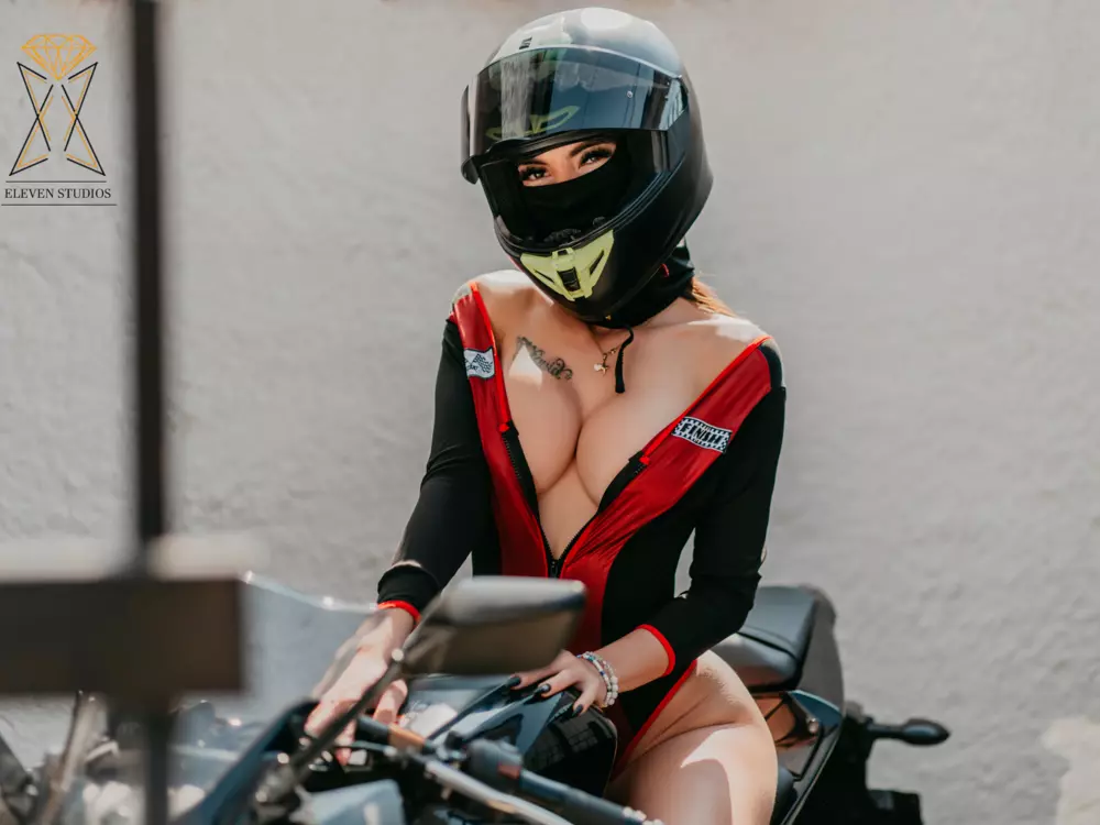 nicolle-foxy