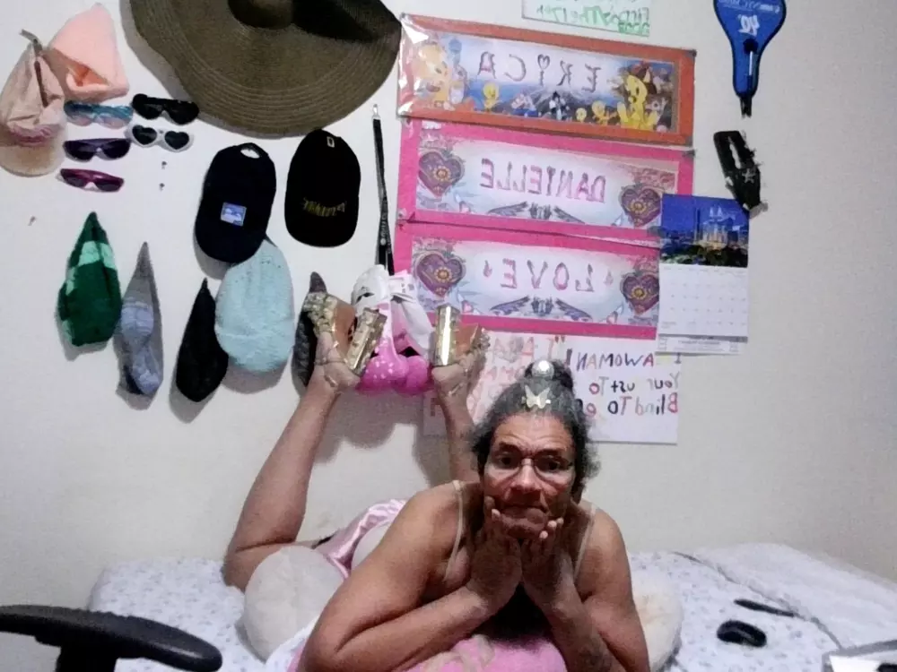 TRANSSEXYGODDESSERICA's Live Sex Cam Show