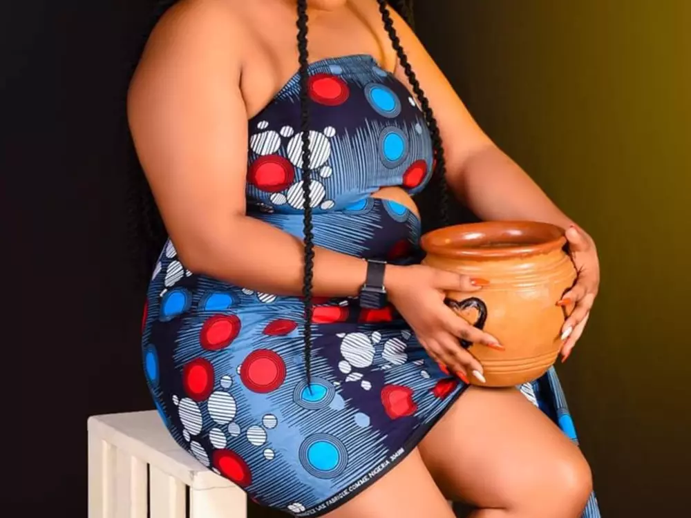curvy-ebony's Live Sex Cam Show