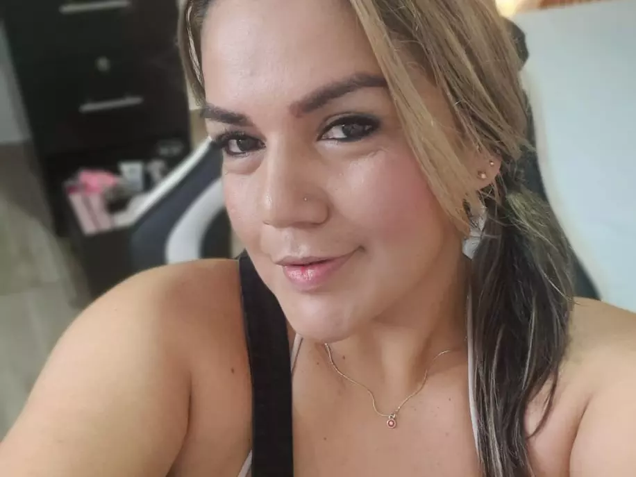 ruby-jimenez18's Live Sex Cam Show