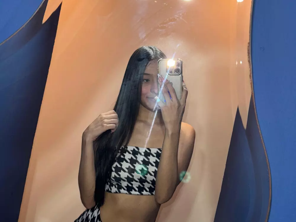 Becky18's Live Sex Cam Show