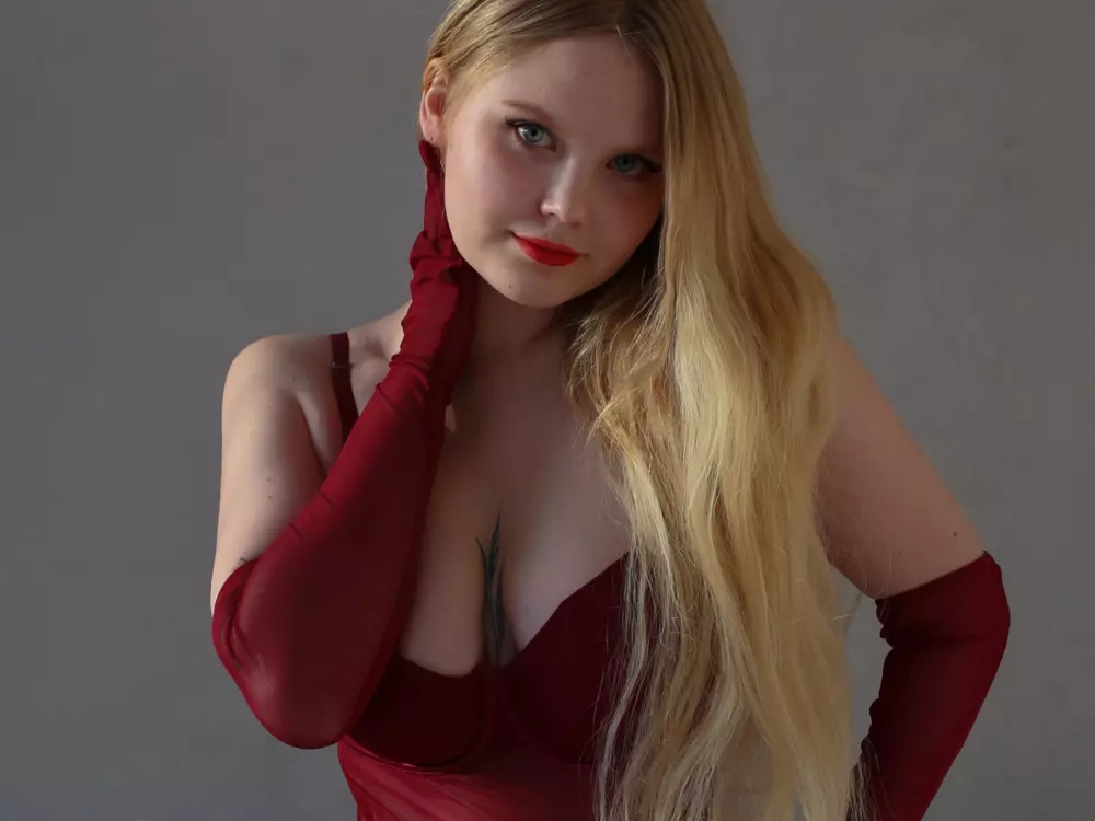 essie-fanning