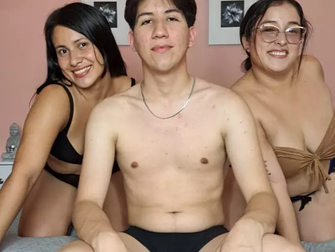 thamarasong's Live Sex Cam Show