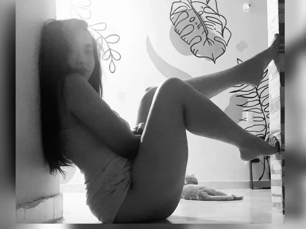SexyKitty22's Live Sex Cam Show