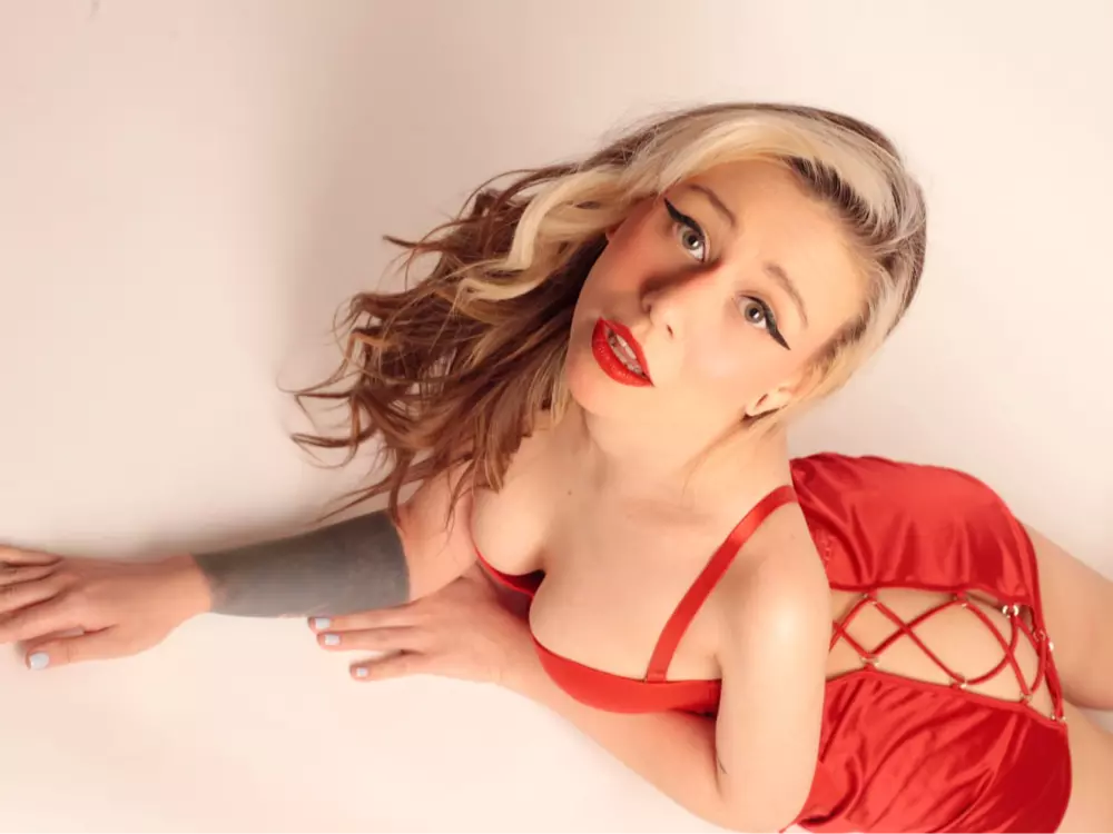 aurora-bitch