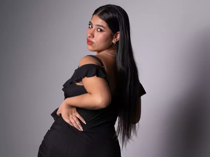 KloeGitana's Live Sex Cam Show
