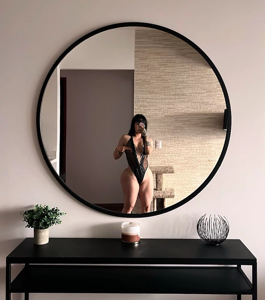 Vaviviz in a moment of self-indulgence