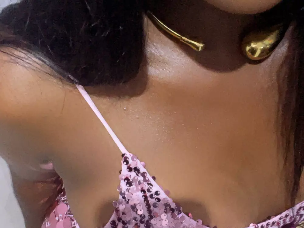 mia-tease