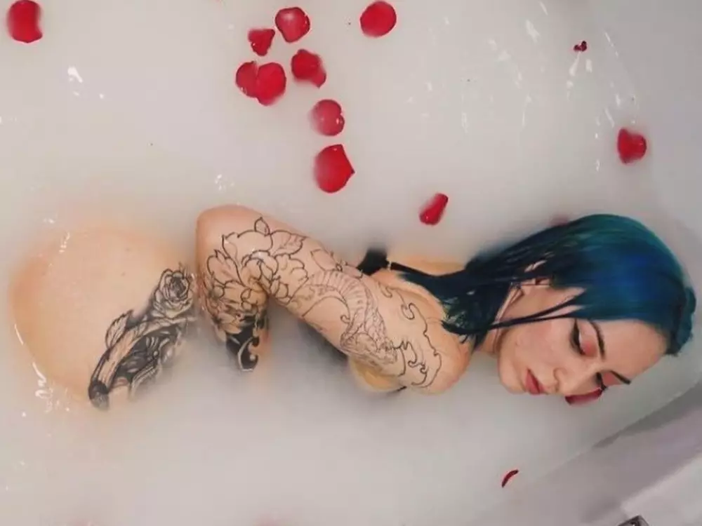 anniemartinezz