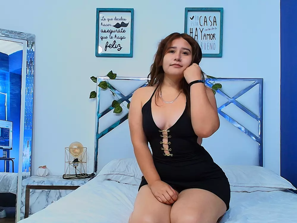 hornybarelylegalgirl