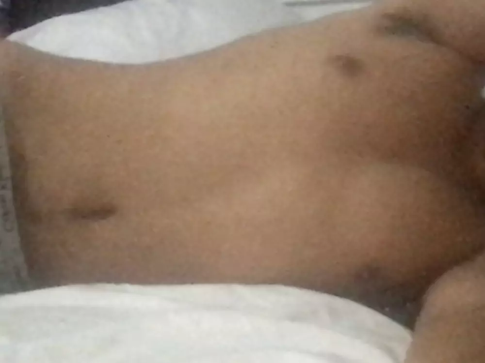 playyboyytoyy's Live Sex Cam Show