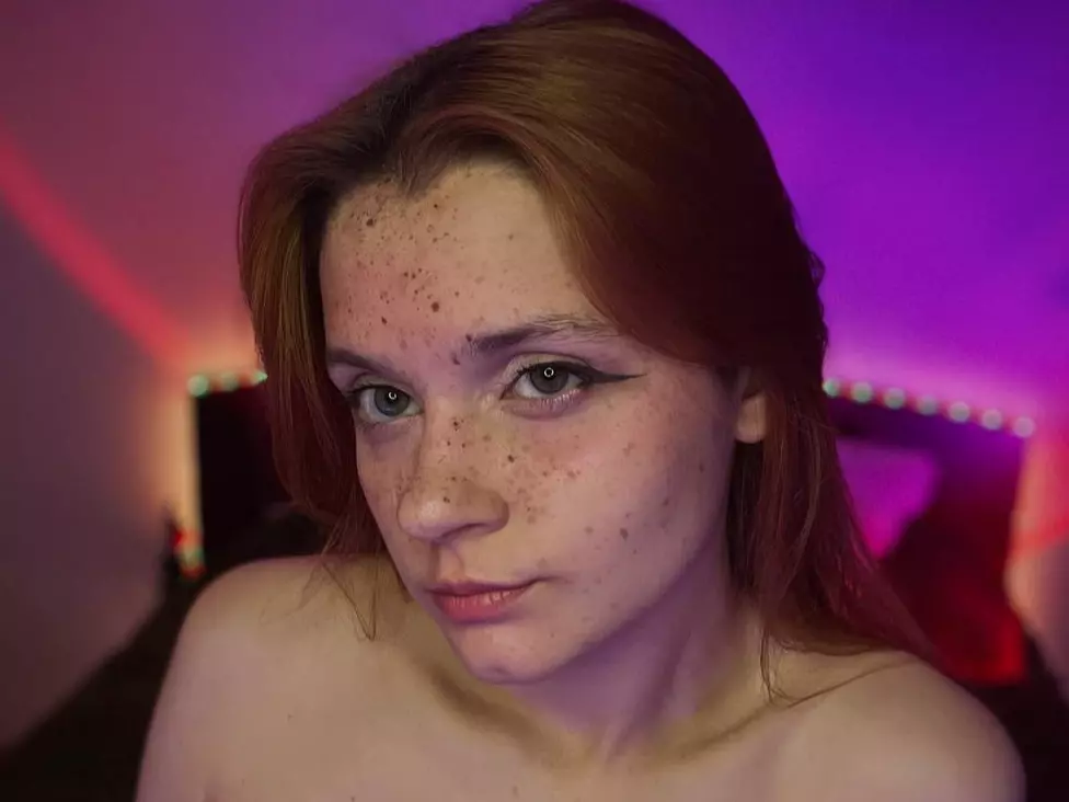 Miranda's Live Sex Cam Show